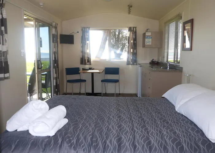 Pohara Beach Top 10 Holiday Park