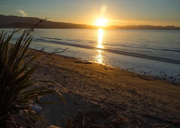 Pohara Beach Top 10 Holiday Park
