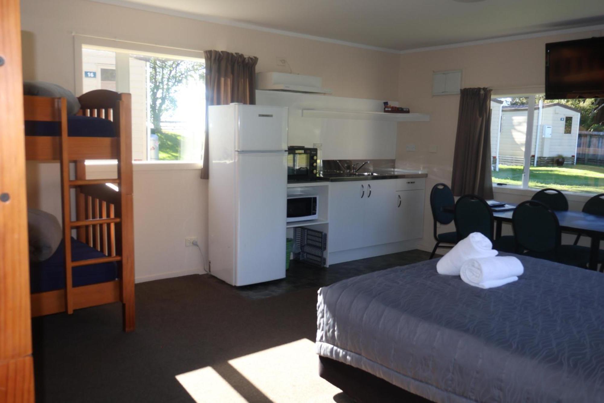10 Holiday park Pohara